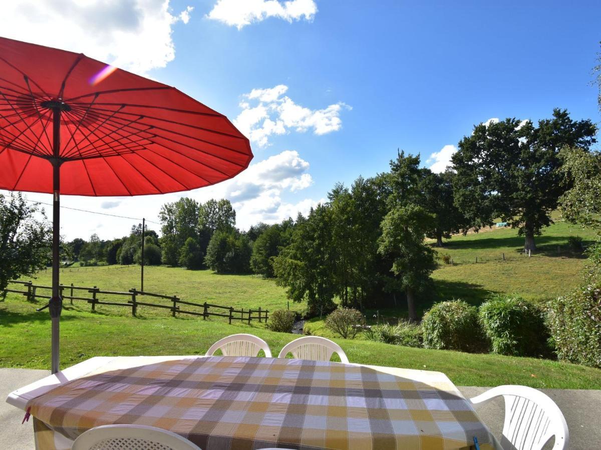 Cosy Chalet With Private Garden In Normandy Isigny-le-Buat ห้อง รูปภาพ