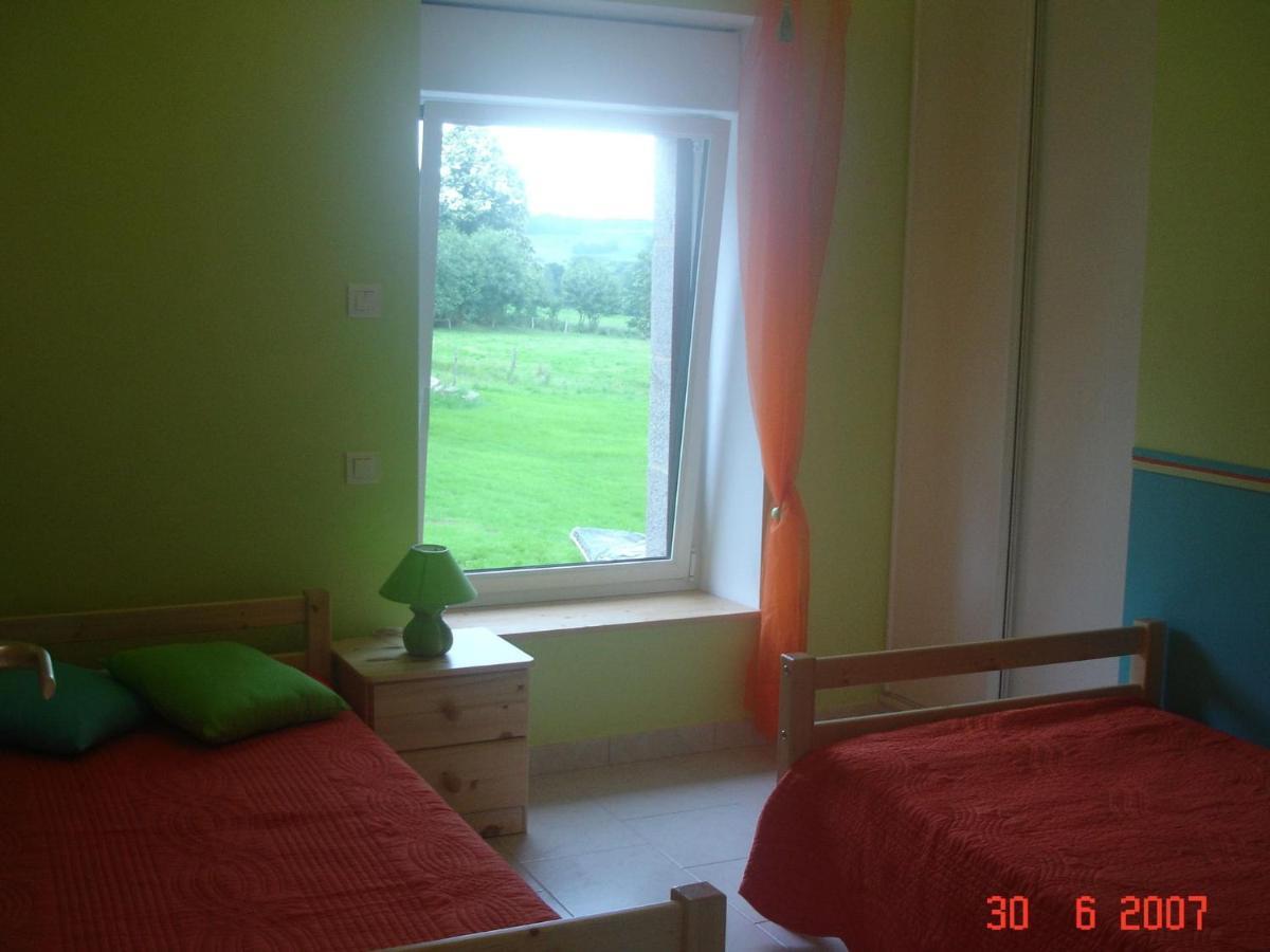 Cosy Chalet With Private Garden In Normandy Isigny-le-Buat ภายนอก รูปภาพ